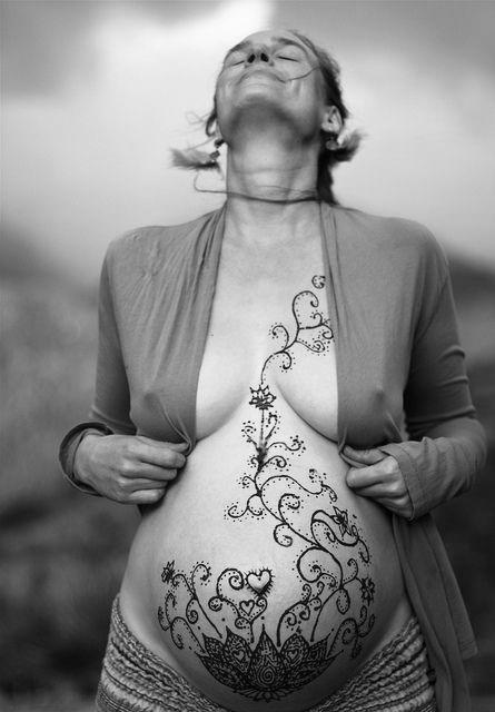Tatuagem na gravidez: pode ou n~ao pode fazer? photo 0