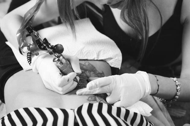 Tatuagem na gravidez: pode ou n~ao pode fazer? photo 2